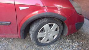 Protector plástico paso de rueda para Renault Scenic II (2003-2009)