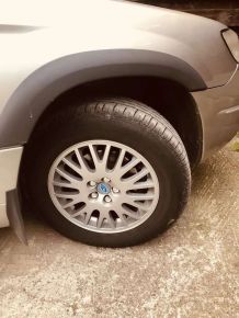 Protector plástico paso de rueda para Subaru Forester I (2000-2002) después del facelift