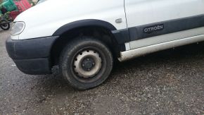 Protector plástico paso de rueda para Citroën Berlingo (1996-2002), antes del facelift sin moldura