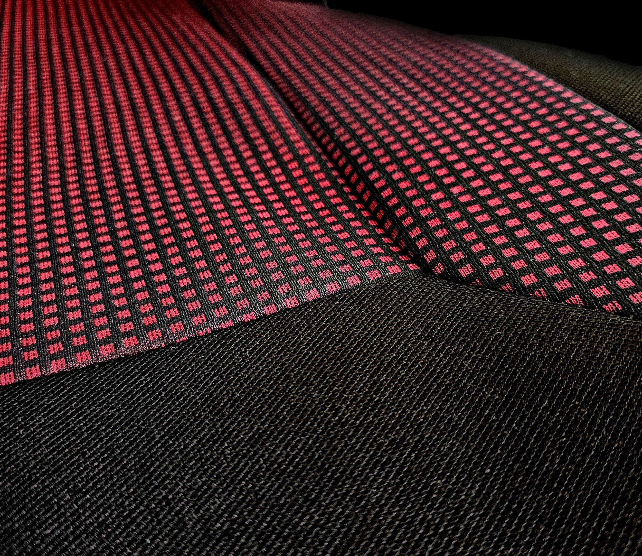 Detalle de la tela jacquard roja ROYAL